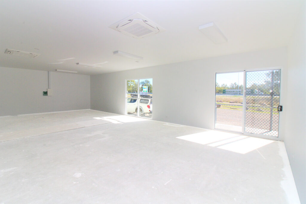 Helidon Spa Shop for Lease Photo 4