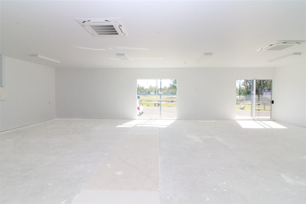 Helidon Spa Shop for Lease Photo 3